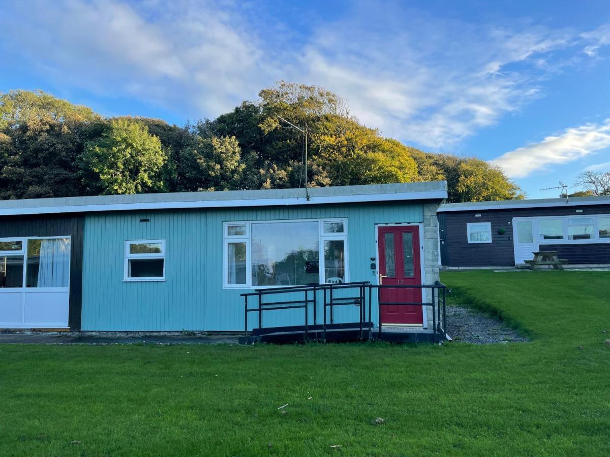 Entire Cozy Chalet In Bideford Bay Holiday Park 외부 사진